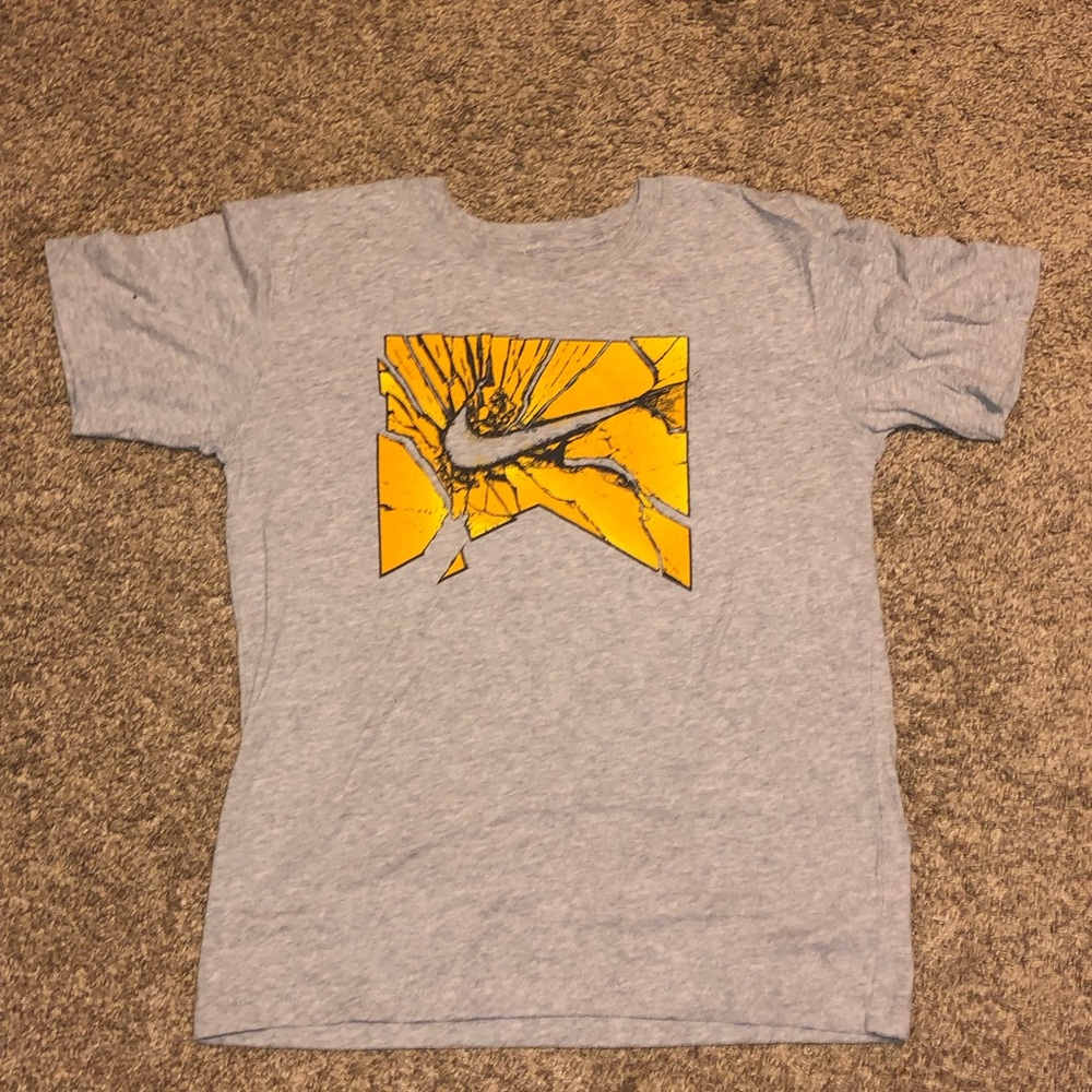 Nike tee